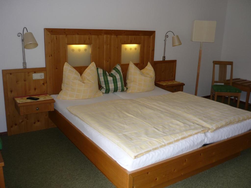 Hotel Garni Pension Zur Wacht Штробль Екстер'єр фото