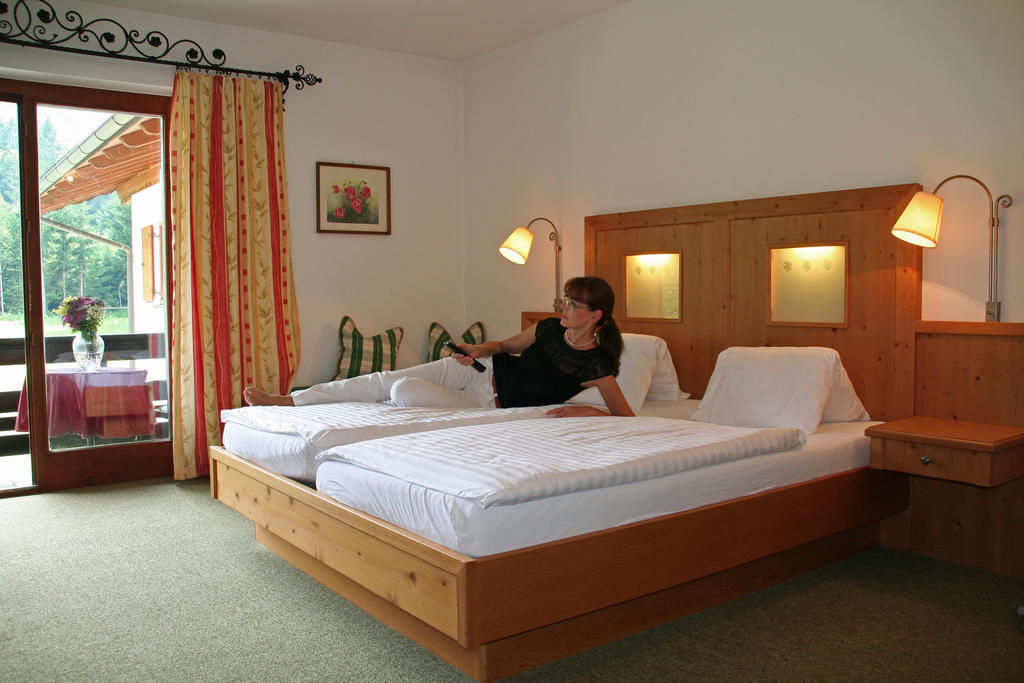 Hotel Garni Pension Zur Wacht Штробль Екстер'єр фото