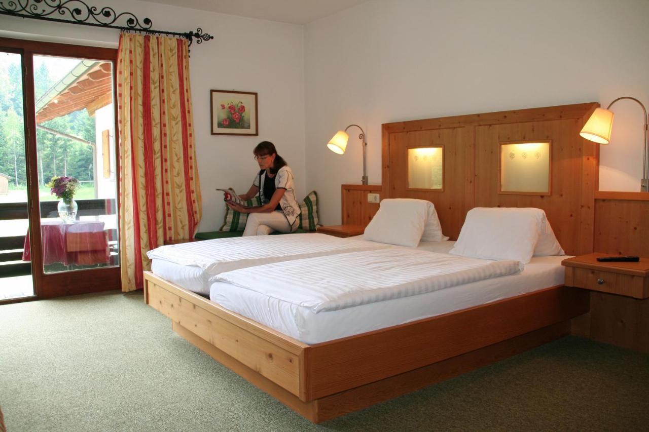 Hotel Garni Pension Zur Wacht Штробль Екстер'єр фото